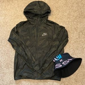 Nike Men’s Windbreaker +Free gift (USED)